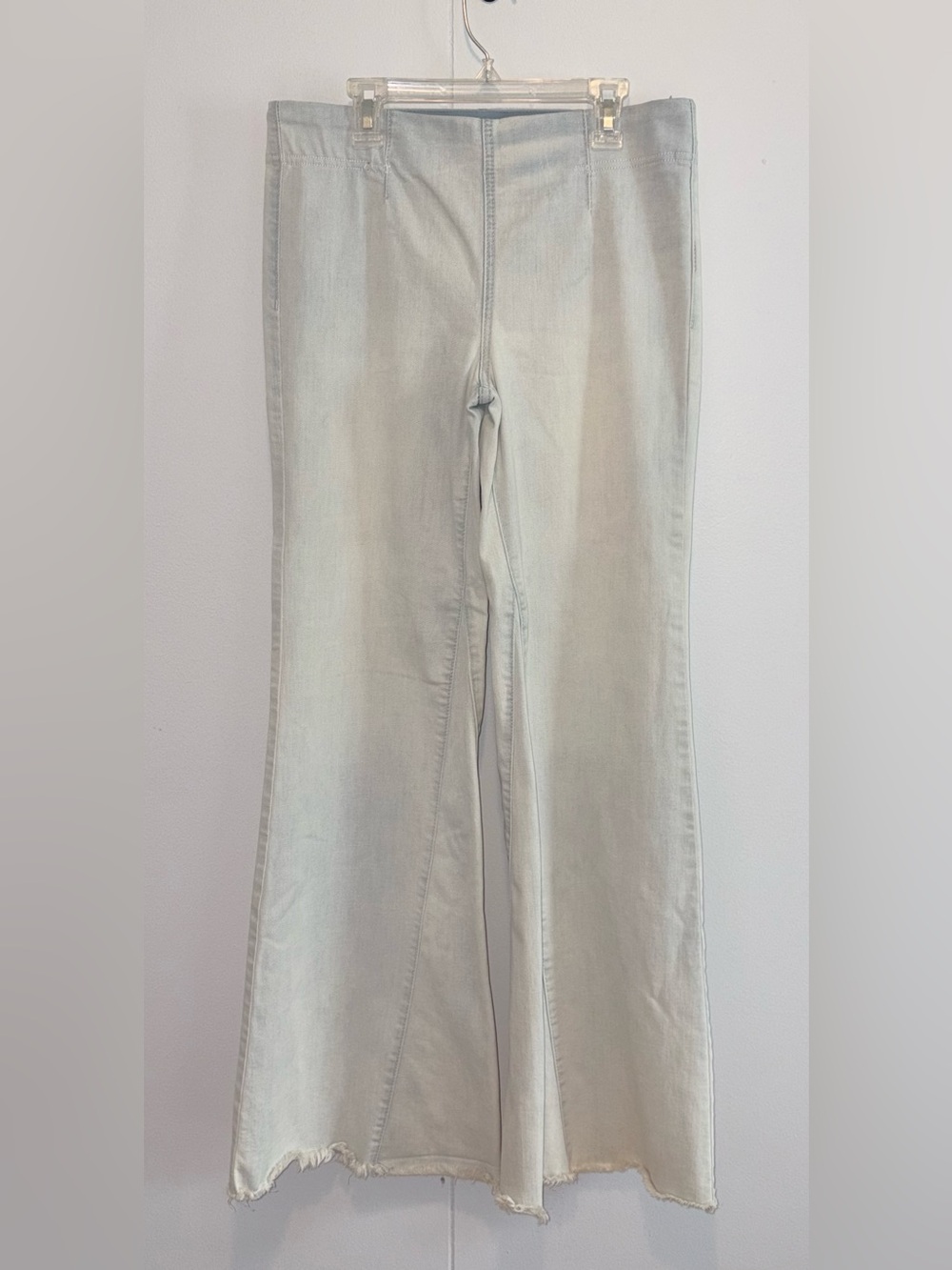 Free People Light Wash Flare Jeans Raw Hem Boho Wide Leg Stretch W29